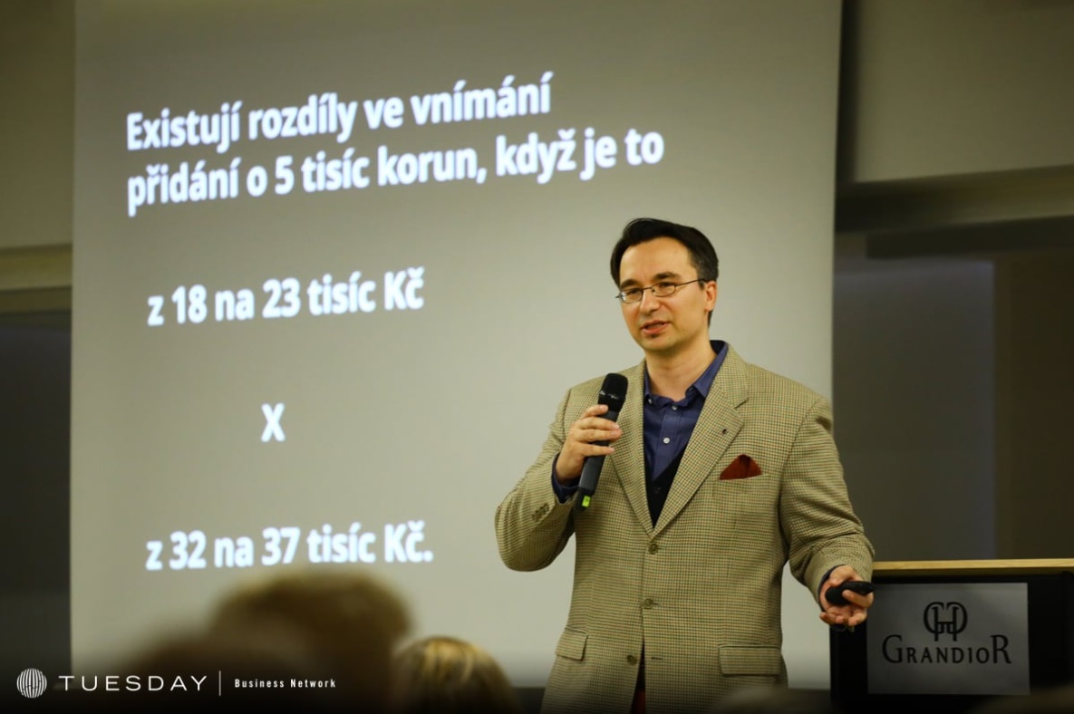 Petr Michl na PR Summitu V HR marketingu pro modré límečky mluví